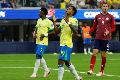 ĐT Brazil hòa nhạt nhòa trong ngày ra quân