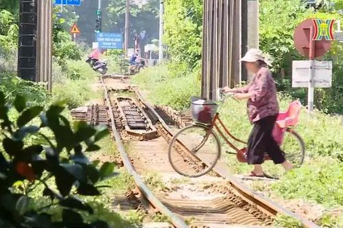 Hiểm họa từ những lối đi tự mở cắt ngang đường tàu