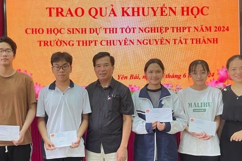 Hội Khuyến học tỉnh Yên Bái hỗ trợ học sinh khó khăn trong kỳ thi tốt nghiệp trung học phổ thông