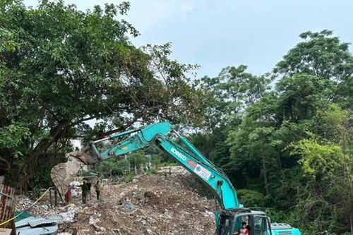 Giải tỏa 10ha bờ vở, bãi ven sông Hồng