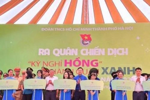 Hà Nội: Ra quân chiến dịch 'Kỳ nghỉ hồng' và 'Hành quân xanh' năm 2024