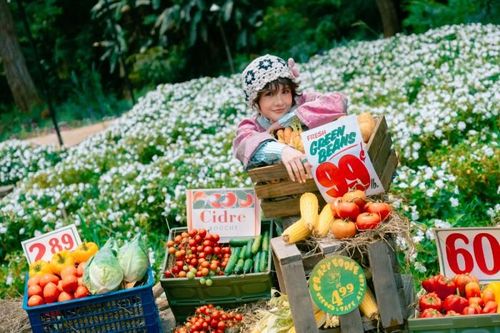 Thái Trinh kỷ niệm lễ ăn hỏi bằng MV 'Dung dăng dung dẻ'