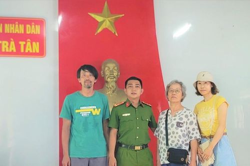 Quảng Nam: Hỗ trợ du khách Hàn Quốc tham quan Hội An đi lạc tới khu vực miền núi