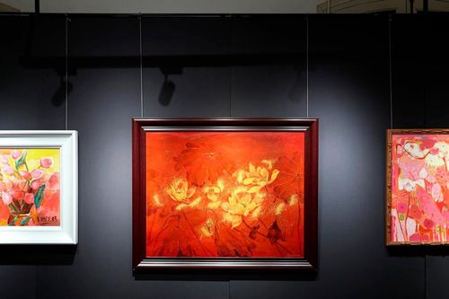 'Hồng Sen: Paris - Hà thành mùa tháng 6' - điểm nhấn đầy lãng mạn