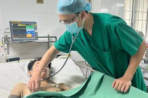 25 phút can thiệp nút mạch cứu bệnh nhân chấn thương gan, lách