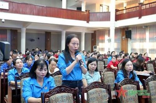 Thị xã Sơn Tây: Đối thoại, giải đáp kiến nghị của công nhân, người lao động