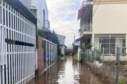 Khu dân cư ở Đà Lạt ngập sau mưa lớn