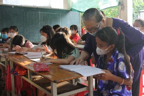 Rộn ràng lớp học hè miễn phí