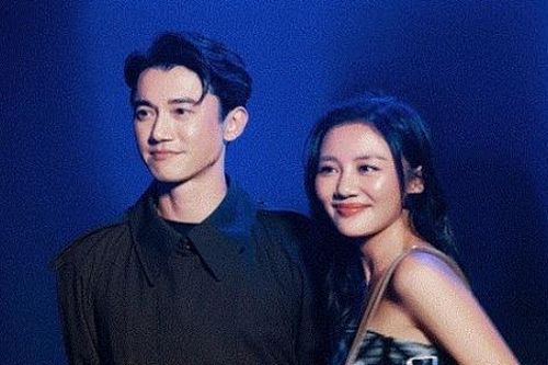 Hình ảnh ca sĩ Văn Mai Hương tại sự kiện thời trang quốc tế