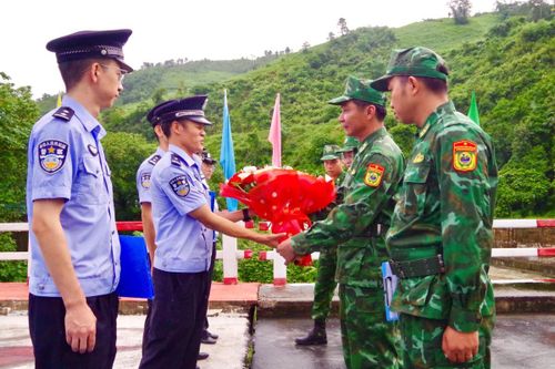 Tuần tra liên hợp trên tuyến biên giới Việt Nam - Trung Quốc