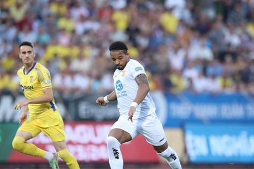 Rafaelson vượt mặt một loạt danh thủ, áp sát Ronaldo ở cuộc đua ghi bàn mùa 2023/24