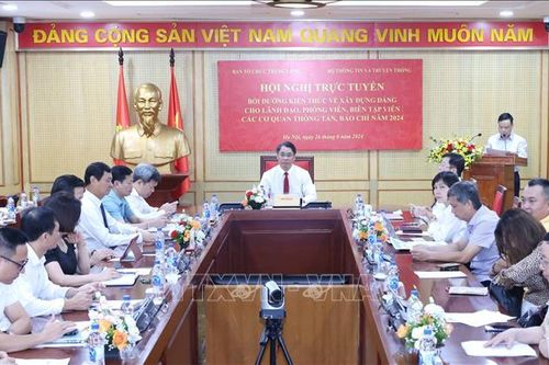 Bồi dưỡng kiến thức về xây dựng Đảng cho phóng viên, nhà báo