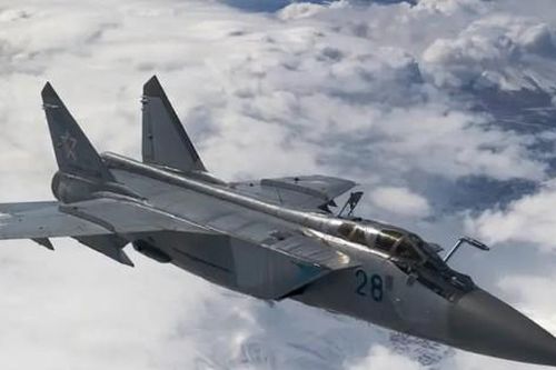 Tiêm kích MiG-31 Nga chặn máy bay không người lái Mỹ trên Biển Đen