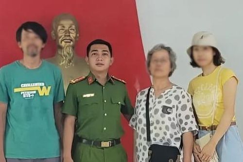 Công an hỗ trợ du khách tham quan Hội An nhưng lạc đường lên huyện miền núi Quảng Nam