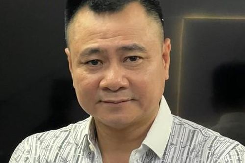 NSND Tự Long xin lỗi