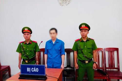 Mang súng xông vào sòng bầu cua đe dọa để cướp tiền