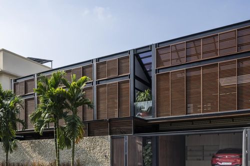 Nhà có thể 'thở' giữa đô thị san sát nhau