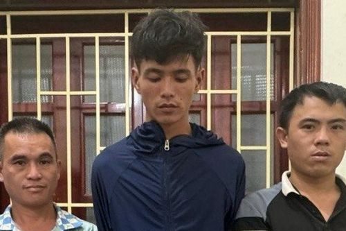 Bắt giữ 3 đối tượng giấu gần 2.000 viên ma túy trong găng tay cao su