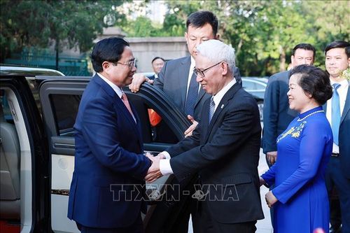 Thủ tướng gặp gỡ cán bộ, nhân viên các cơ quan đại diện Việt Nam tại Trung Quốc
