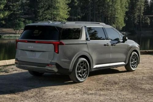 Kia Carnival 2025 bổ sung thêm bản tiết kiệm xăng, giá quy đổi từ hơn 900 triệu đồng