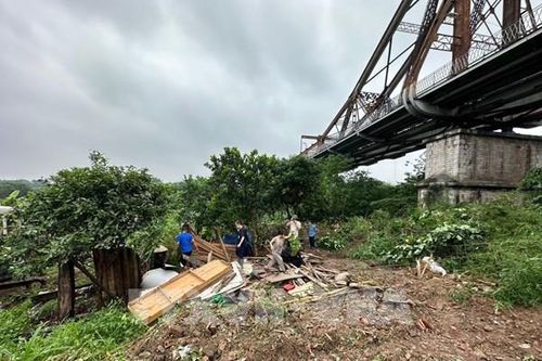 Hoàn thành giải tỏa khoảng 90.000 m2 đất lấn chiếm bờ vở, bãi bồi ven sông Hồng