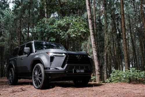 Cận cảnh Lexus GX 550 vừa ra mắt tại Việt Nam