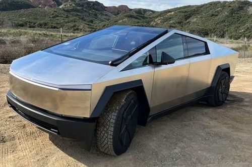 Tesla triệu hồi toàn bộ xe bán tải điện Cybertruck