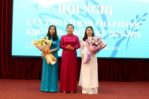 Lai Châu: Trao tặng 20 bằng khen cho cán bộ Hội cơ sở giỏi giữa nhiệm kỳ
