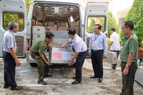 An Giang vận chuyển đề thi tốt nghiệp THPT năm 2024 về các điểm thi