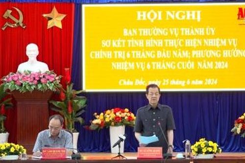 Bí thư Tỉnh ủy An Giang Lê Hồng Quang: Ban Thường vụ Thành ủy Châu Đốc tập trung lãnh đạo thực hiện thắng lợi nhiệm vụ chính trị năm 2024