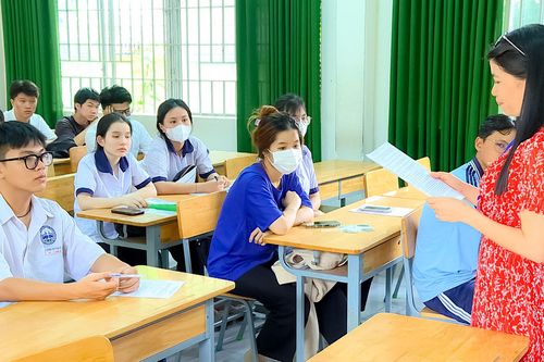 Kỳ thi tốt nghiệp THPT quốc gia: Đến muộn 15 phút, thí sinh sẽ mất quyền dự thi