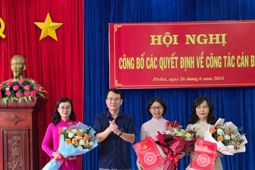 Pleiku công bố quyết định về công tác cán bộ đối với 3 nữ lãnh đạo
