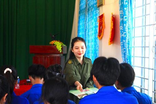 Những 'bông hồng thép' ở cơ sở