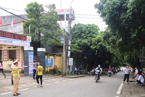63 tổ, chốt đảm bảo trật tự, an toàn giao thông trong thời gian diễn ra kỳ thi tốt nghiệp THPT năm 2024