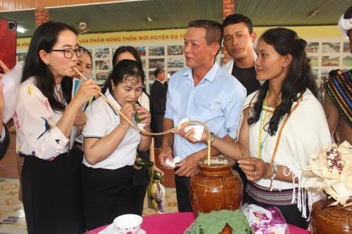 Đậm đà phong vị ẩm thực hội thi 'Bữa cơm gia đình ấm áp yêu thương'