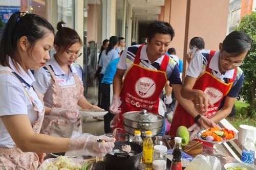 'Bữa cơm gia đình - kết nối yêu thương'