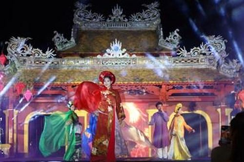 Cuộc hội ngộ thú vị giữa Áo dài và Hanbok