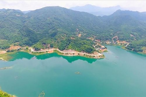 Khu du lịch hồ Hòa Bình đạt 3/5 tiêu chí Khu du lịch quốc gia