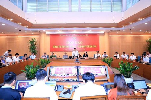 Hà Nội: Hoạt động sản xuất kinh doanh duy trì ổn định, công nghiệp tăng khá