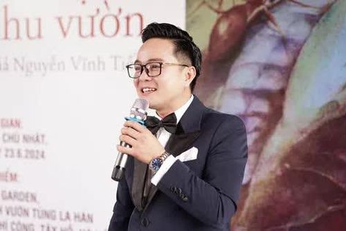 Ca sĩ Nguyễn Xuân Tuấn Dương 'hạnh phúc' hát 'Người yêu tôi có khi còn chưa ra đời'