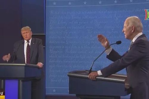 Tổng thống Biden cân bằng tỷ lệ ủng hộ với ông Trump