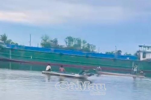 Thi thể nạn nhân giao thông đường thủy được tìm thấy sau hơn 4 giờ