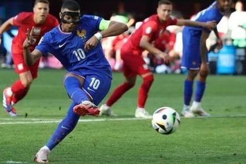 Clip màn trình diễn của Mbappe trong trận Pháp bị Ba Lan cầm hòa