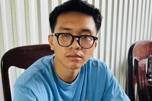 Giả bác sĩ để lừa shipper