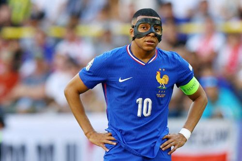 Mbappe lần đầu ghi bàn ở EURO, đội tuyển Pháp bị Ba Lan cầm hòa