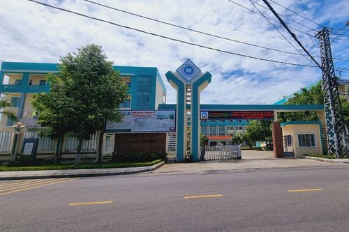 Hiệu trưởng bị khởi tố, ai ký bằng tốt nghiệp cho SV Trường CĐ Y tế Quảng Nam?