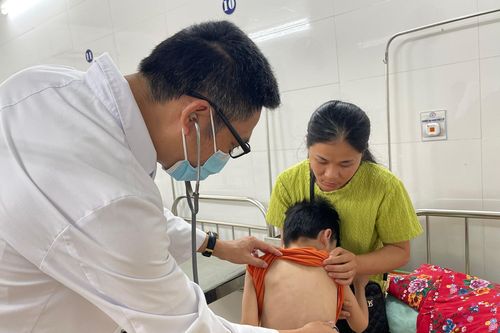 Khó thở, tràn dịch màng phổi do sán ký sinh