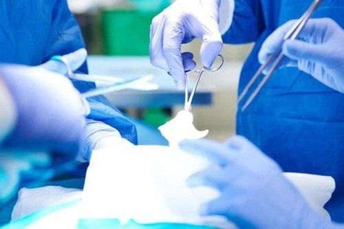 Bỏ quên băng gạc y tế trong bụng gần 14 năm