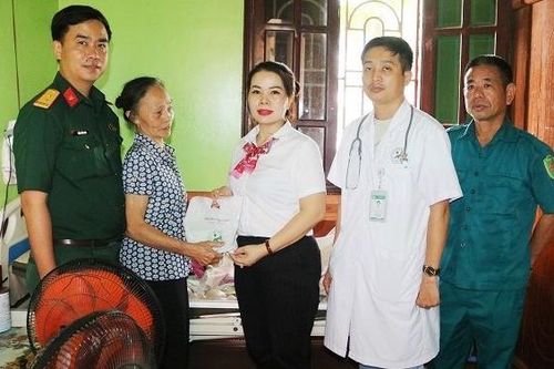 Quốc Oai: 191 đối tượng chính sách được khám bệnh, cấp thuốc miễn phí