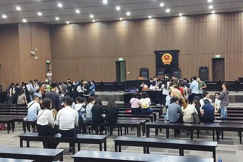 Chiêu đòi nợ khiến người vay lãi suất 'cắt cổ' choáng váng